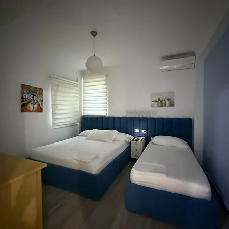Sofia's Nyaraló Vlora